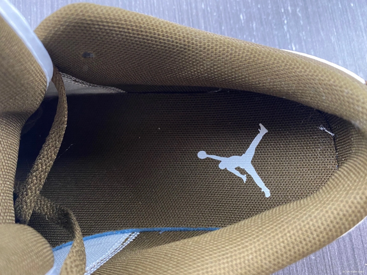 Jordan - (W) Olive Light DV0426-301 Low 1 SE 0920